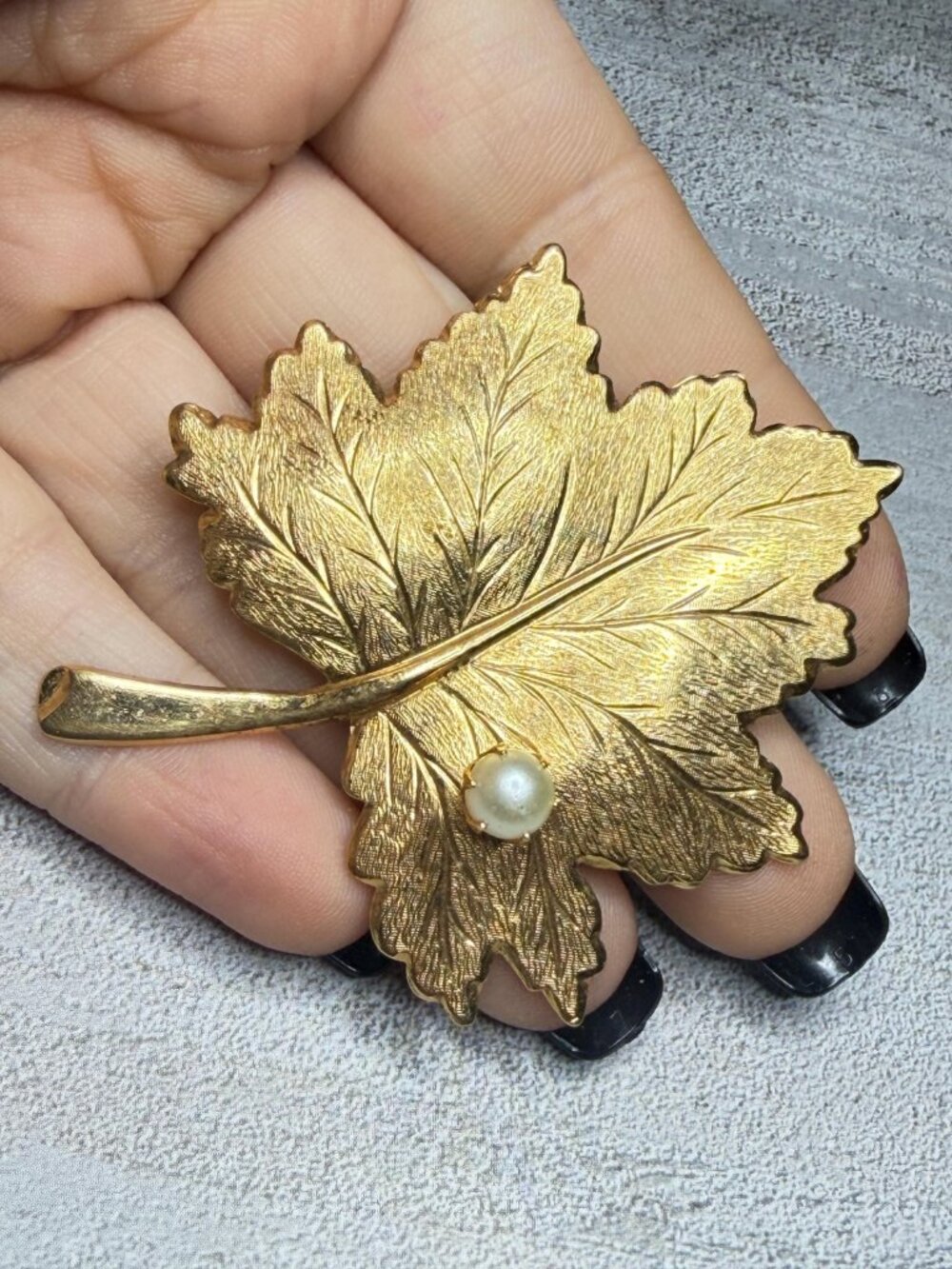 Sarah Coventry Leaf Brooch Faux Pearl Gold Tone Vintage
